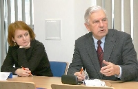 Tatiana Bujňáková z EÚ SAV a Ivan Tirpák z Recyklačného fondu.