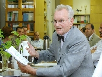 Prof. Jaroslav Husár z Ekonomickej univerzity v Bratislave predviedol vlastné výskumy v oblasti financovania.