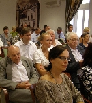 Pohľad na účastníkov konferencie, v popredí Prof. Pastoreková, DrSc., vystupujúca v 2. bloku konferencie.