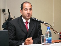 Vedúci autorského kolektívu publikácie Saleh Mothana Obadi počas svojho vystúpenia.