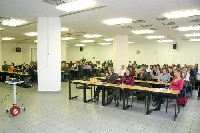 Pohľad do spoločenskej miestnosti Ekonomickej univerzity v Bratislave.